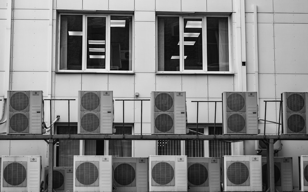 Air conditioner.
