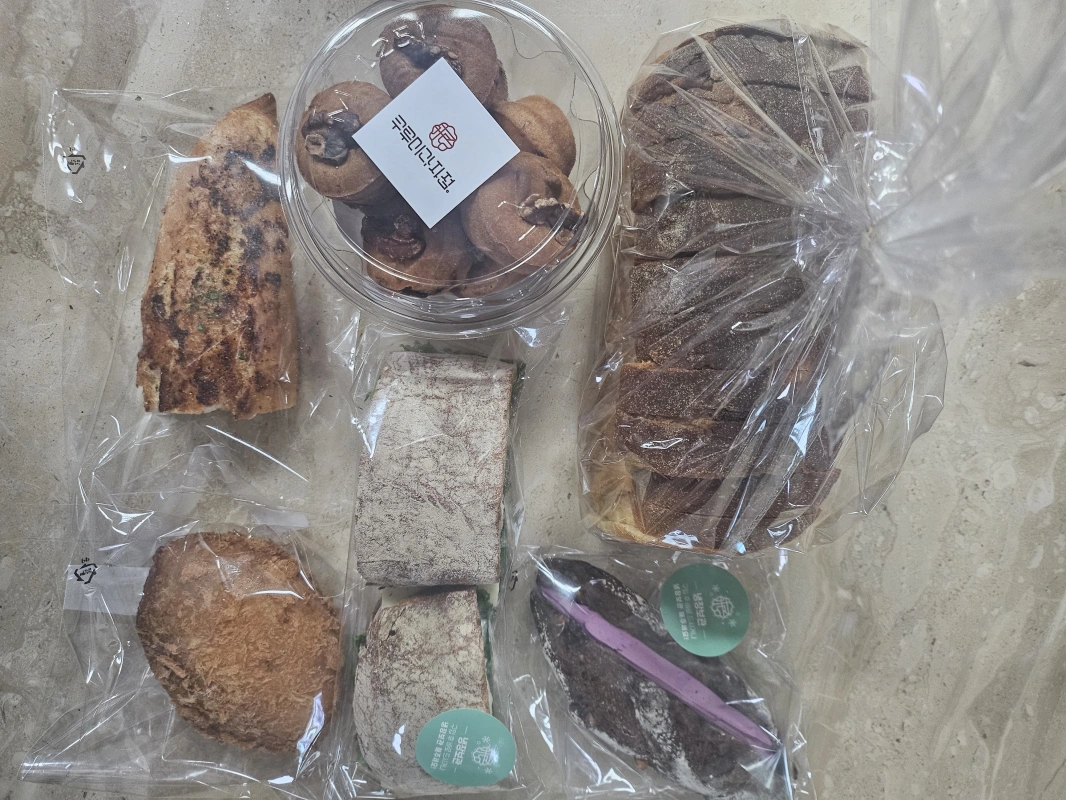 쿠루미과자점-치아바타-옥수수식빵-카레빵-쿠루미모삐