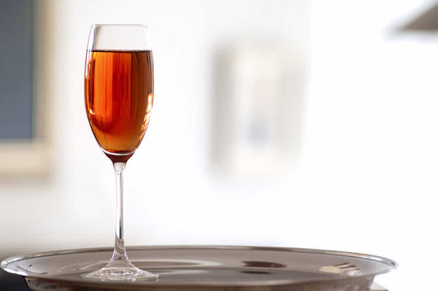 알리고떼로 만드는 칵테일인 끼르의 모습