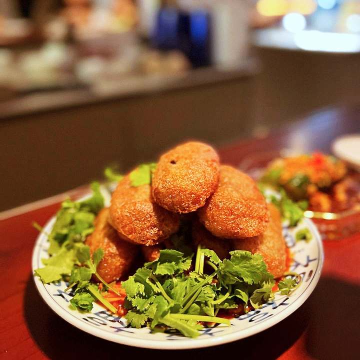 압구정 로데오 맛집 추천 생방송투데이 제철 해산물 광동 요리 정통 중식당 빵싸먹는 동파육 버터 탕수육 깐풍아귀 오늘방송 리얼 맛집