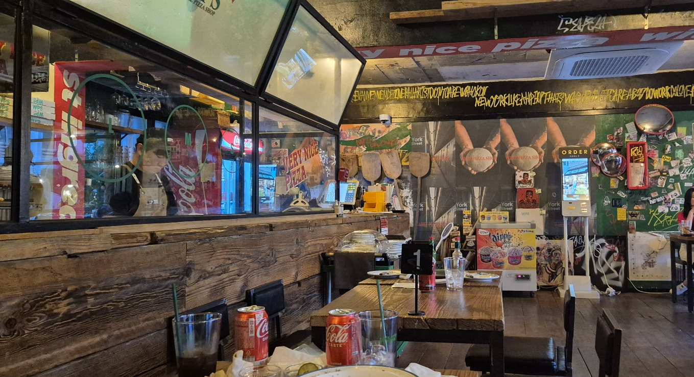 위즈피자샵 내부