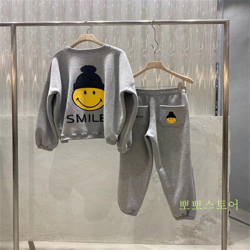 편한 트레이닝복 슬림 홈웨어 스마일 츄리닝 투피스