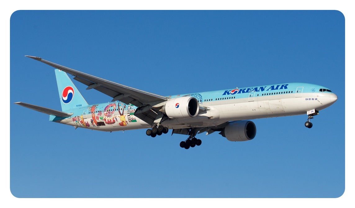 대한항공이 보유한 비행기 중 3번째로 비싼 비행기 보잉 B777-300ER 기체 사진