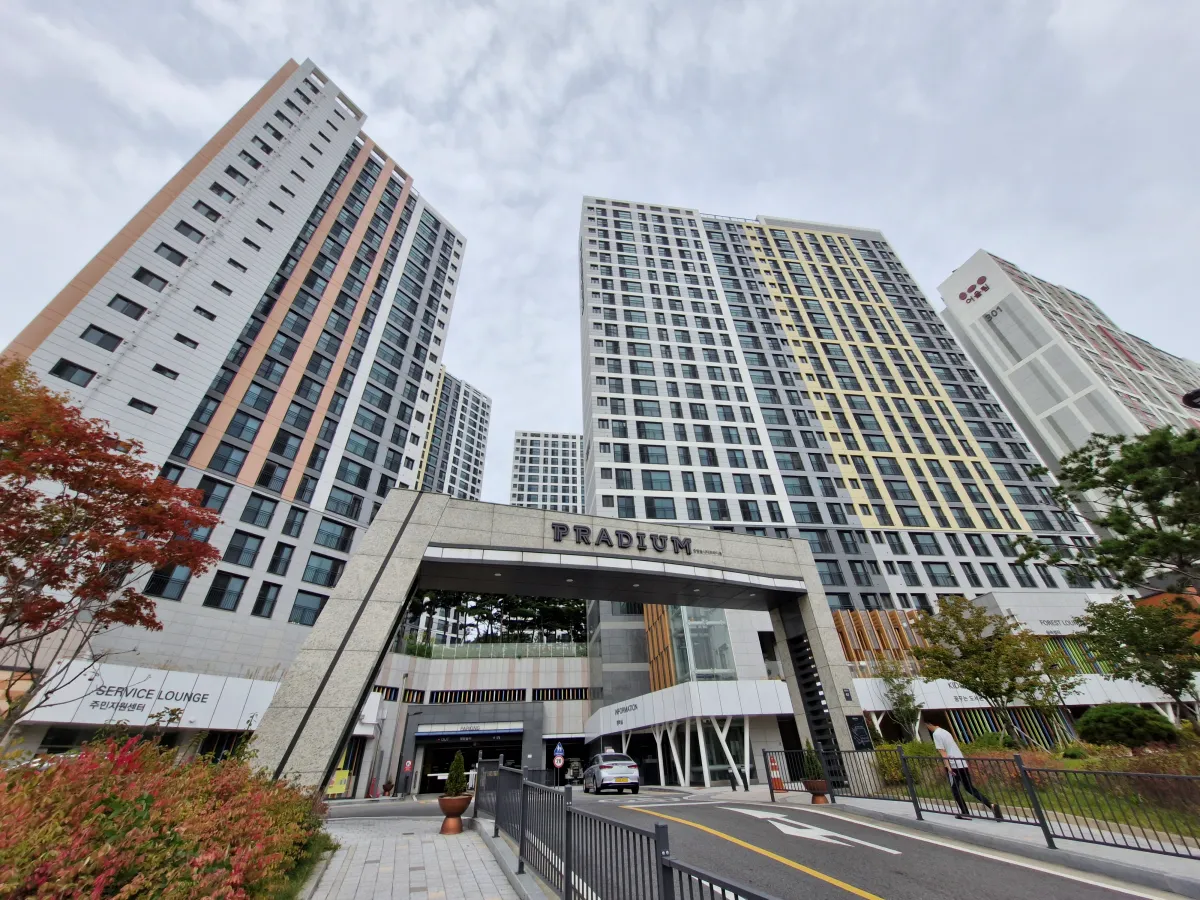 중랑숲-시티-프라디움-아파트-정문-모습