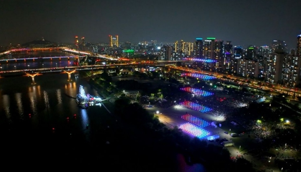 한강 드론쇼 이미지