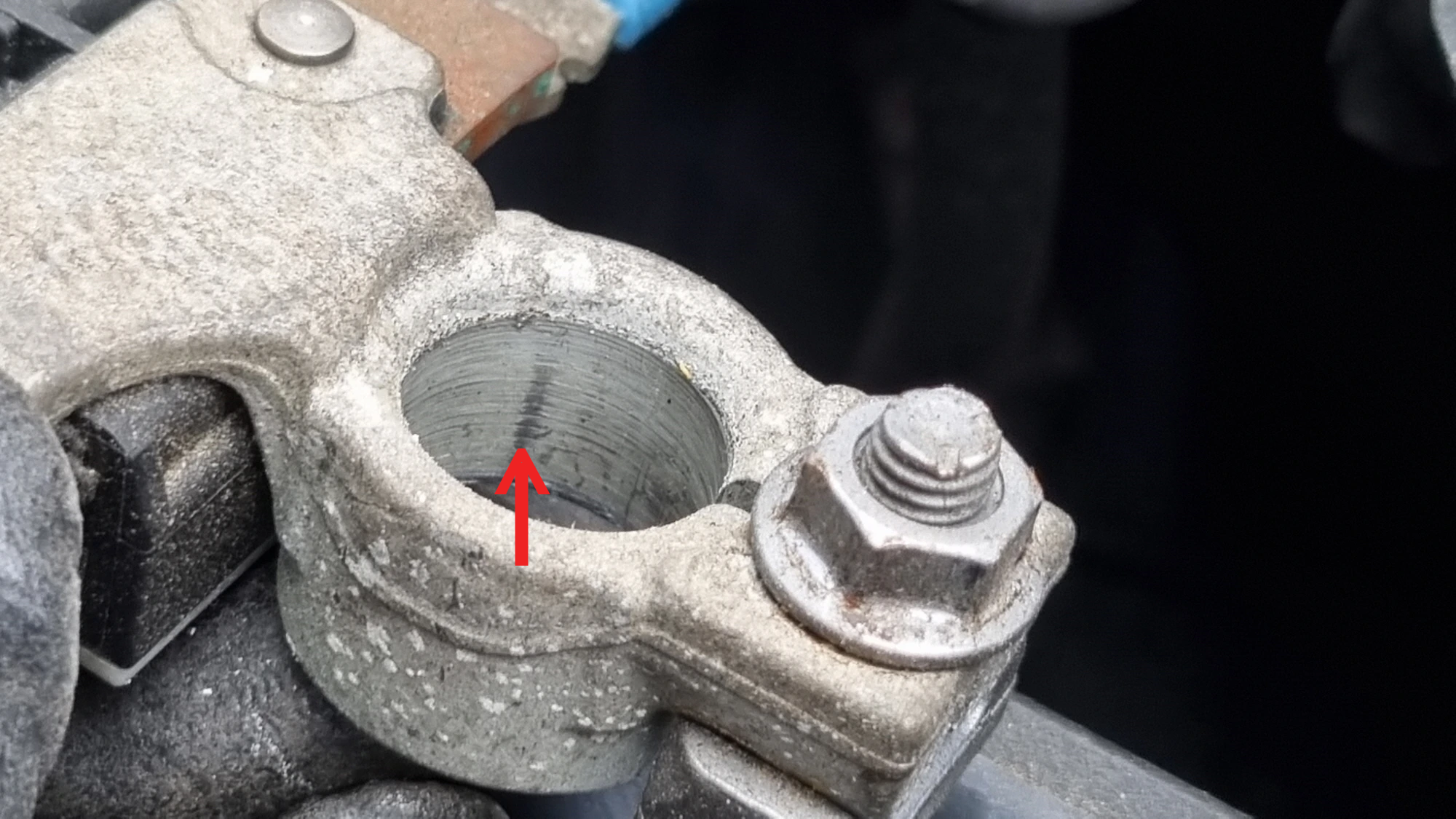 배터리 터미널 접촉 부위