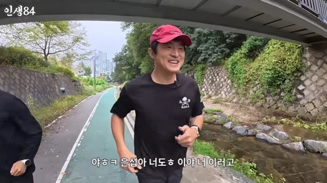 달리기 목 통증과 피맛나는 이유 안 아프게 러닝 하는 방법