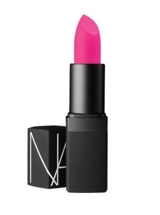 겨울의 화려함을 뽐내는 겨울 화장메이크업 하는 방법