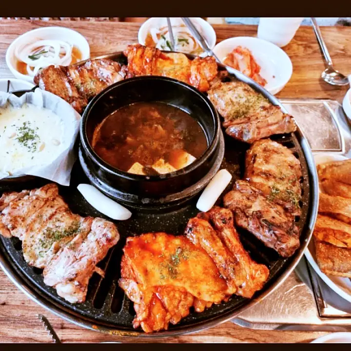 가평 아침고요수목원 가게 숯불 닭갈비 수완 좋은 여행 철판 치즈닭갈비 맛집 추천