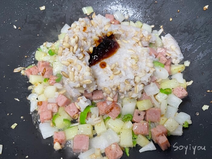 곤약밥과-굴-소스-널기