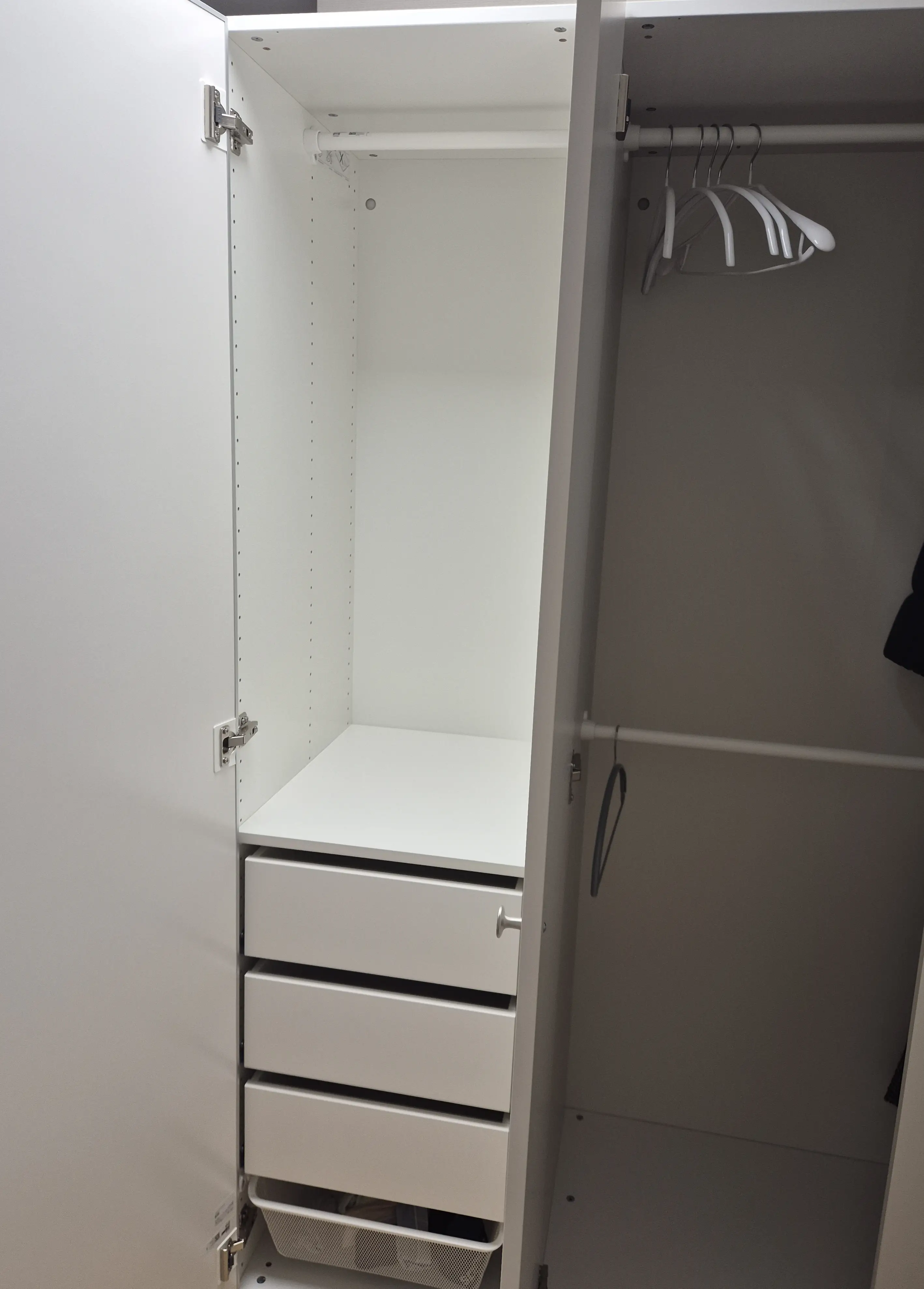 팍스 옷장 조립 완성 내부 사진