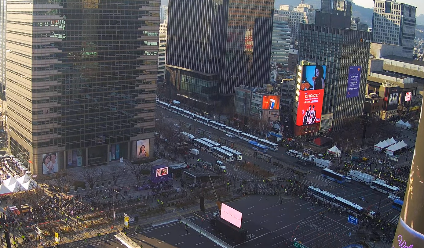 광화문 CCTV 영상 통해 BTS 공연 현장 실시간 분위기 느껴보기