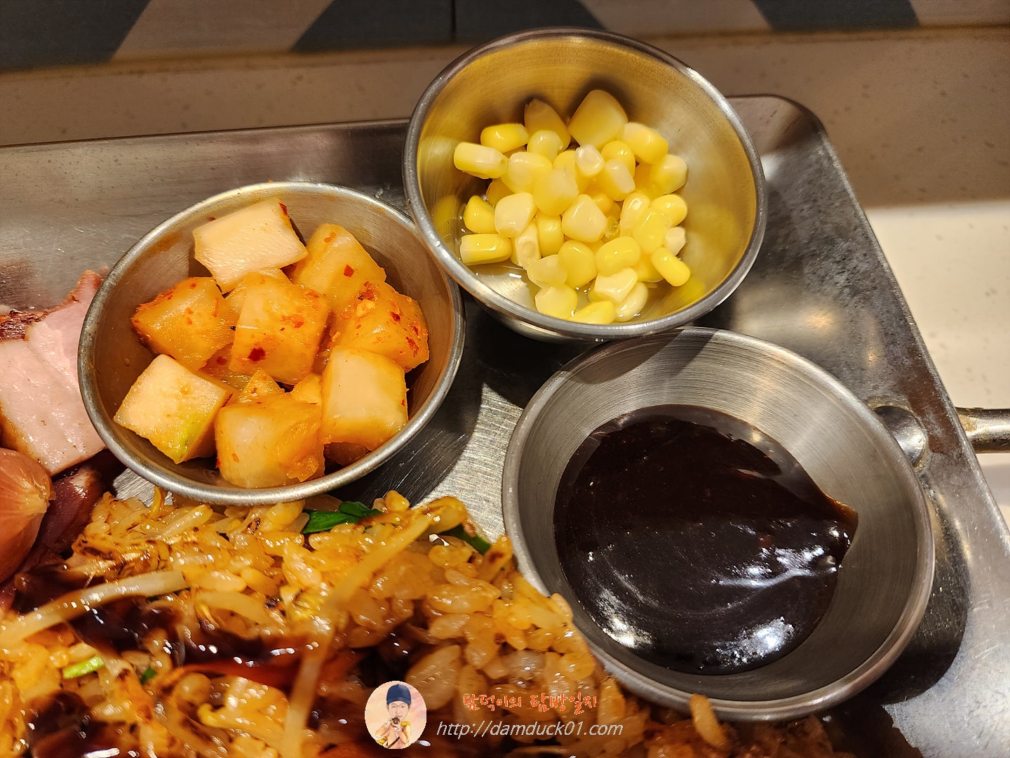 깍두기, 콘옥수수, 소스