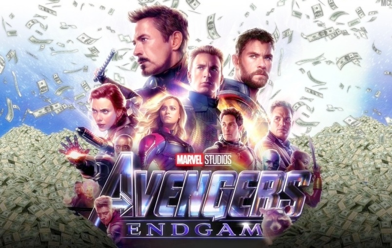 외국 역대관객 1위 어벤져스 포스터사진입니다.