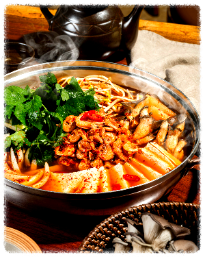 중앙탑초가집