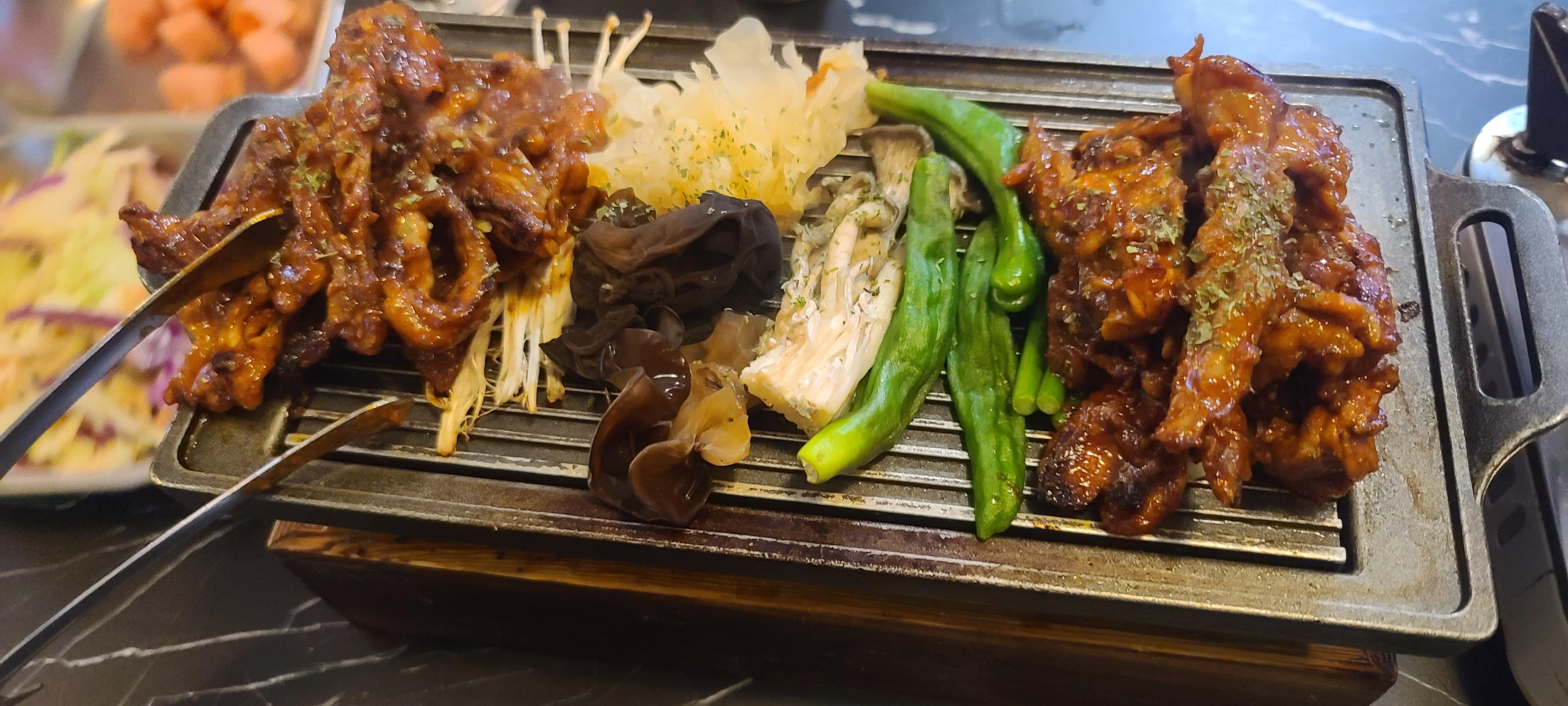 표숙닭발 하대원맛집 닭발맛집 닭목살구이 성남맛집 동네맛집 메뉴판 기본반찬 매콤함