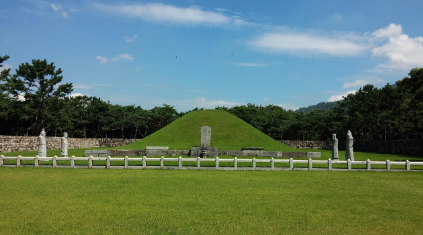 유고적 세계관을 반영한 조선 왕릉의 배치와 구조