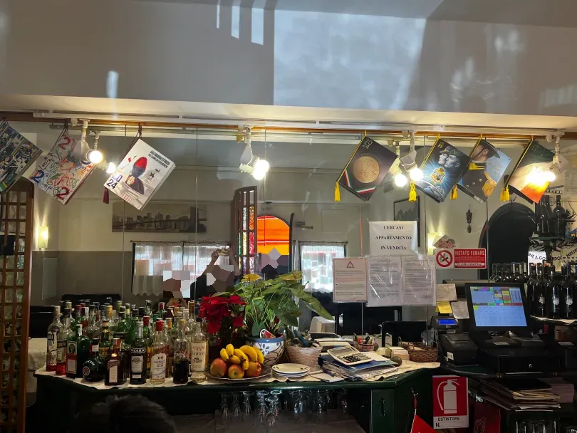 카운터옆-와인과-과일