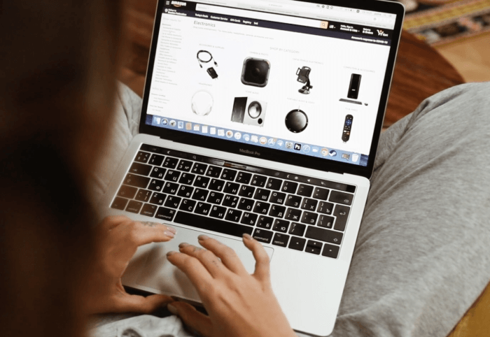 중고거래-사이트-검색-컴퓨터-여자