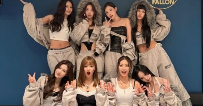 트와이스 북미 투어 55만 관객 돌파! K-팝 걸그룹 역대 최다 기록 및 일본 국립경기장 최초 입성 총정리