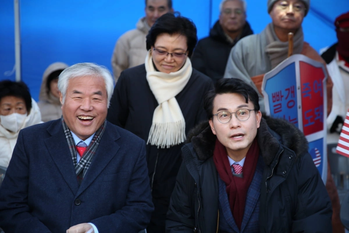 윤석열 탄핵반대 집횡서 전광훈과 윤상현
