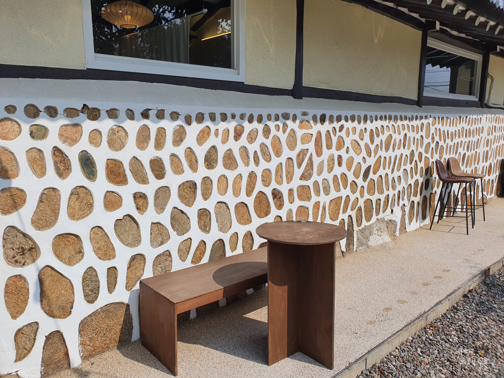 제부도 한옥 카페 물레 내부