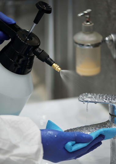 마스크와 장갑 착용