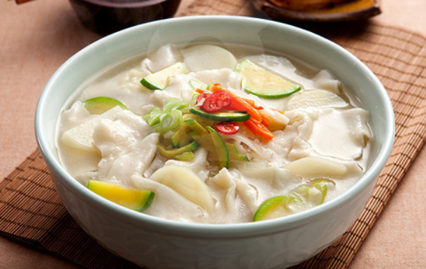 영화 속 음식 '고구마 수제비' 집에서 재현하기