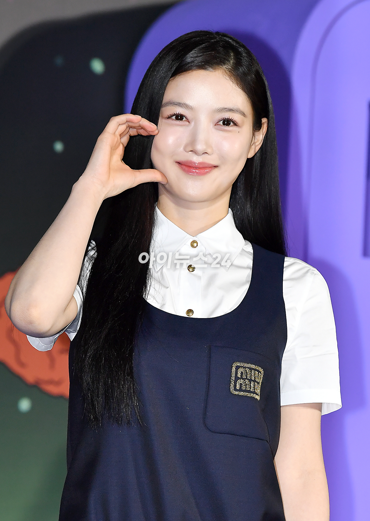 배우 김유정이 13일 오전 서울 광진구 롯데시네마 건대입구에서 열린 넷플릭스 &#39;닭강정&#39; 제작발표회에서 포토타임을 갖고 있다. [사진=곽영래 기자]