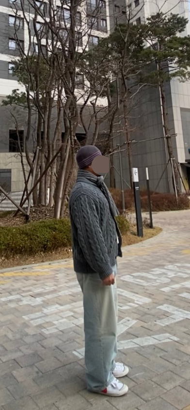 데일리룩('26. 3. 11.)루오에스펙 울니트햇 니트비니 버킷햇 벙거지, 세컨모놀로그 코튼 머플러, 커버낫 카디건, 에러스익셉티드 와이드 연청데님팬츠, 나이키 블레이저 미드77