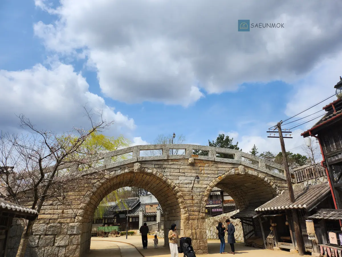 선샤인-스튜디오-홍예교