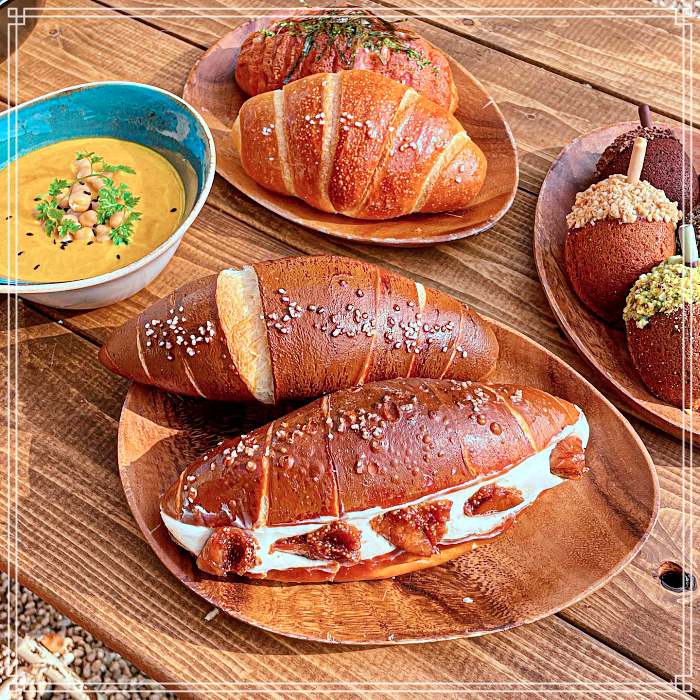 100년 만에 개방, 한옥 길, 삼청동 맛집 베이커리 디저트 카페, 도토리 마들렌, 소금빵