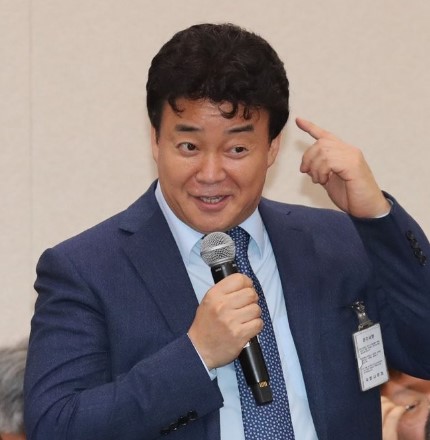 백종원 국민의힘 더불어민주당 총선 영입 경쟁 상황