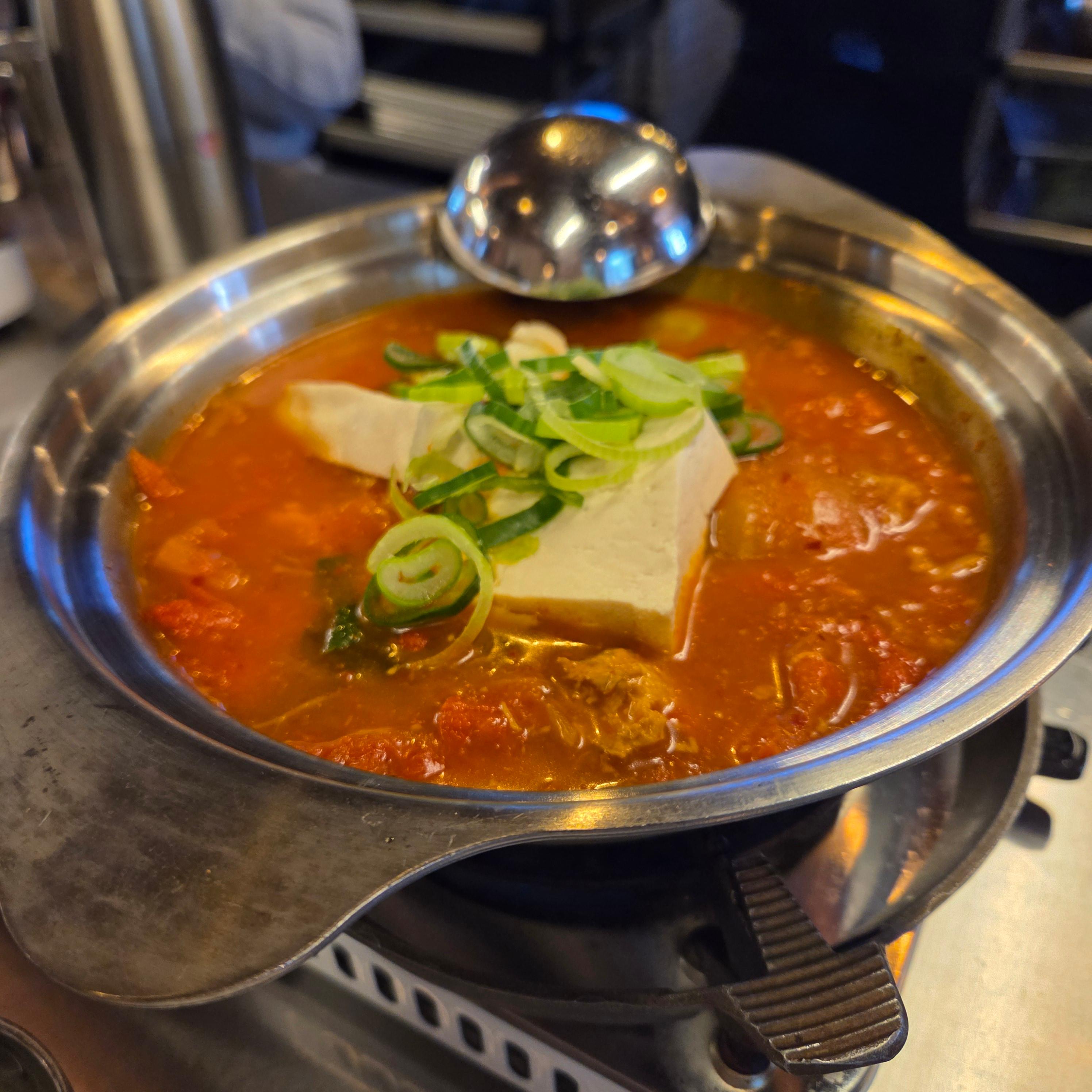 금돼지식당 김치찌개