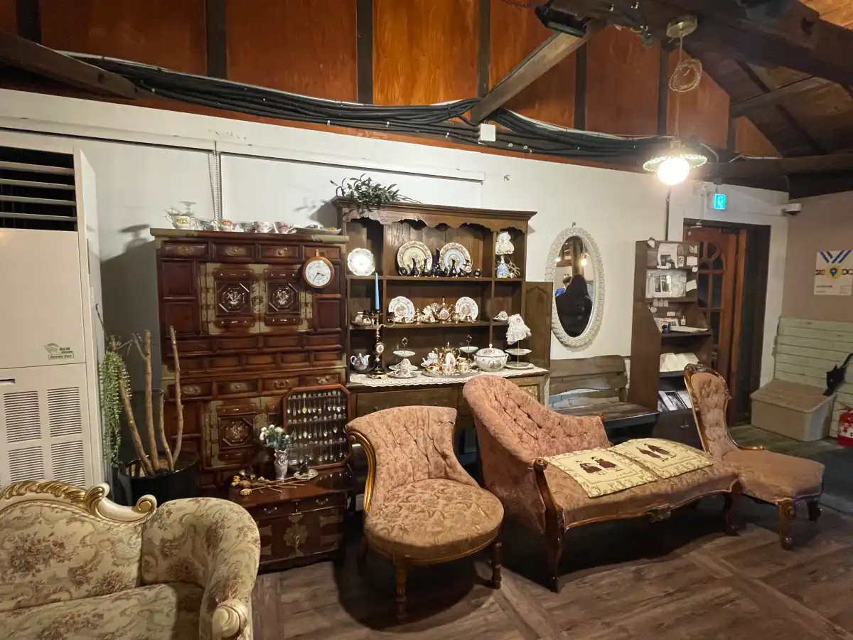 군산과자조합-내부-인테리어-소품