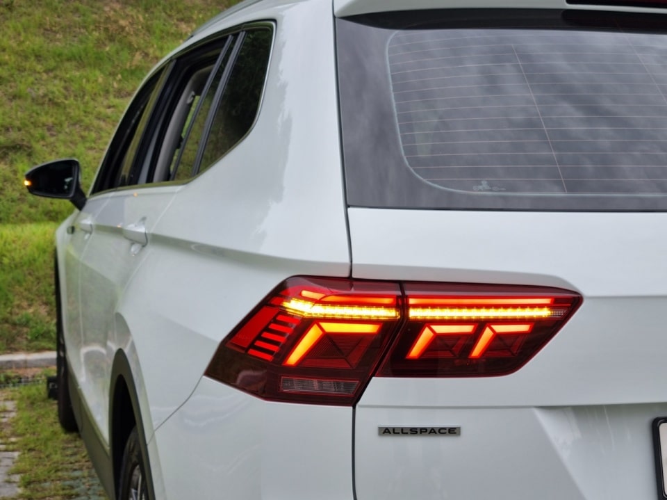 방향지시등은 이렇게 빛납니다.