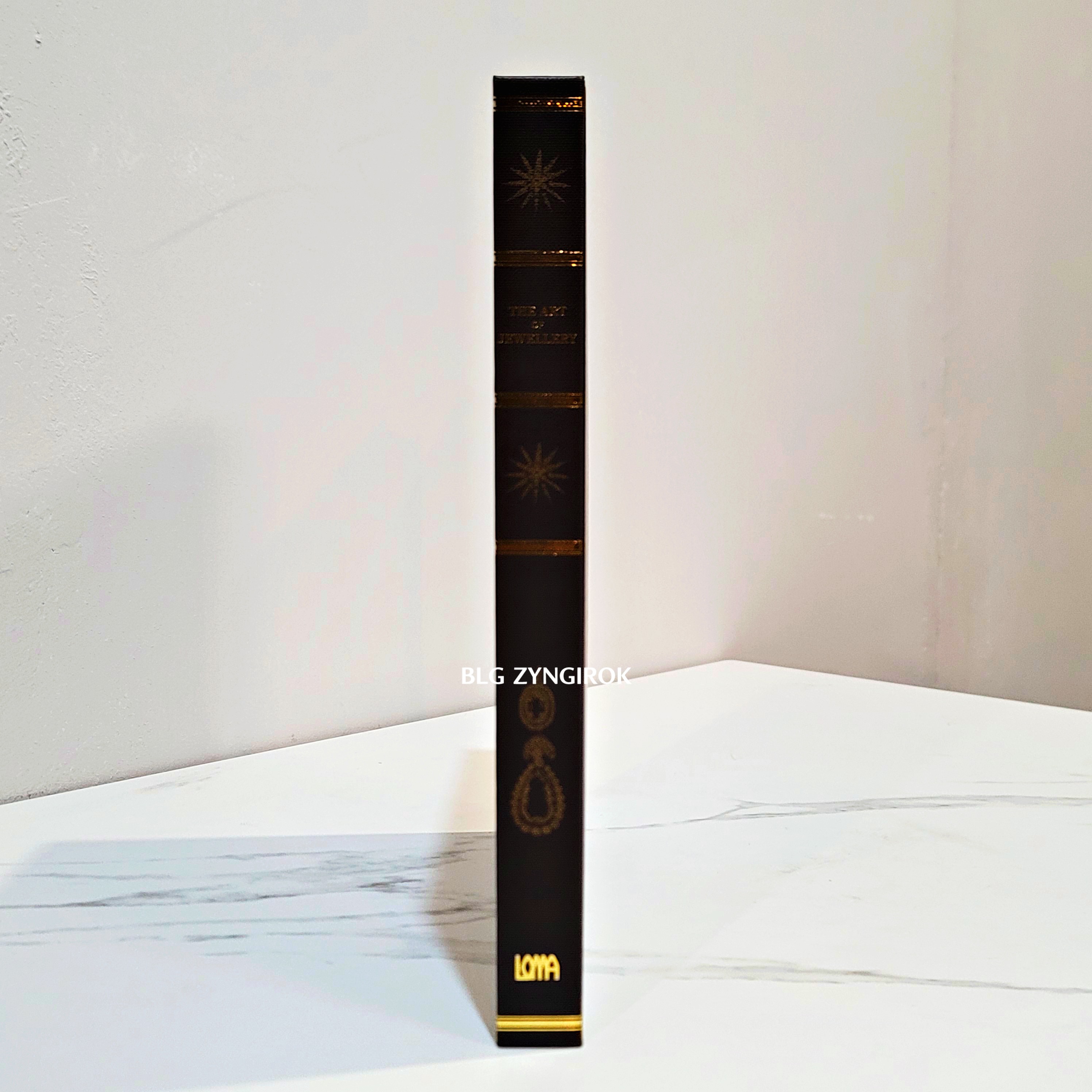 롯데타워 - 롯데뮤지엄 고혹의 보석 매혹의 시간 - 도록 모습이다.