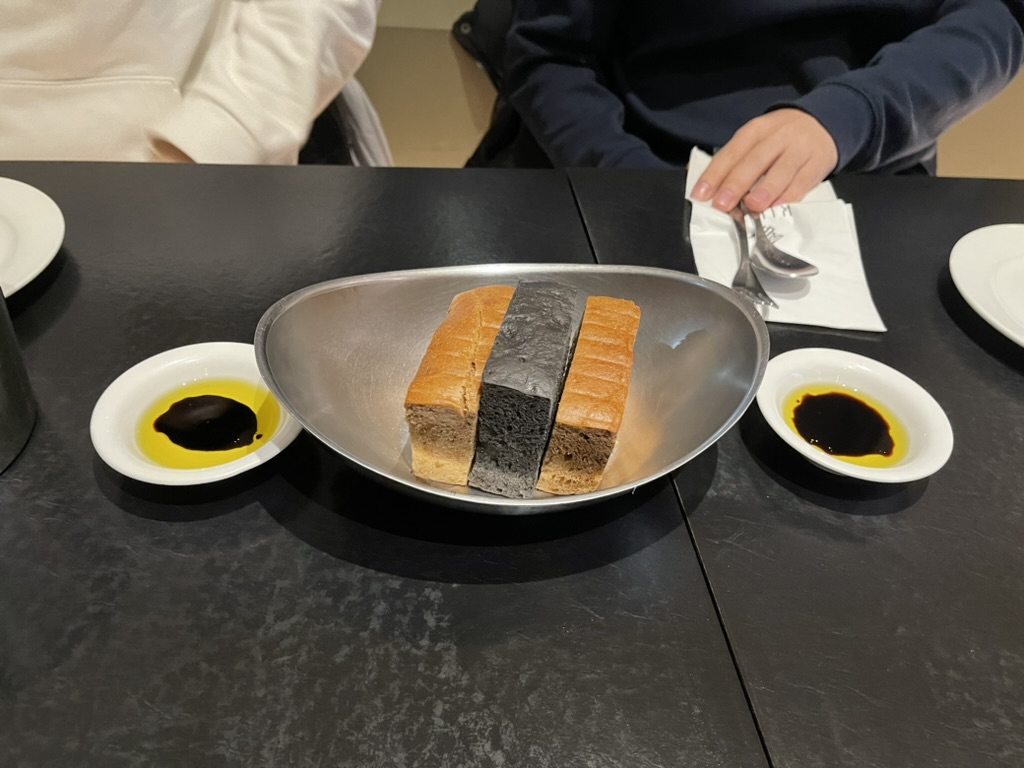 비스트로 KIWA 식전빵