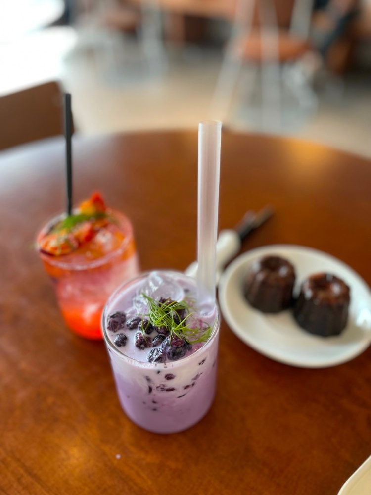 도심 속 호수길 의왕에서 맛보는 블루베리 밀크, 피치 복숭아 파인애플 에이드, 버터바 디저트 카페 맛집 추천 생방송투데이 리얼맛집 오늘방송 떴다 동네방네