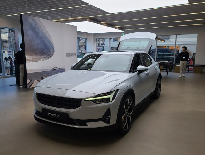 폴스타 2 스탠다드 레인지 싱글 모터