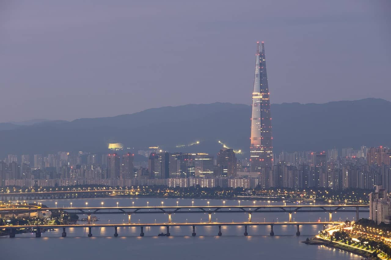 롯데월드 민속박물관: 놀이공원 속에서 만나는 한국의 역사와 문화