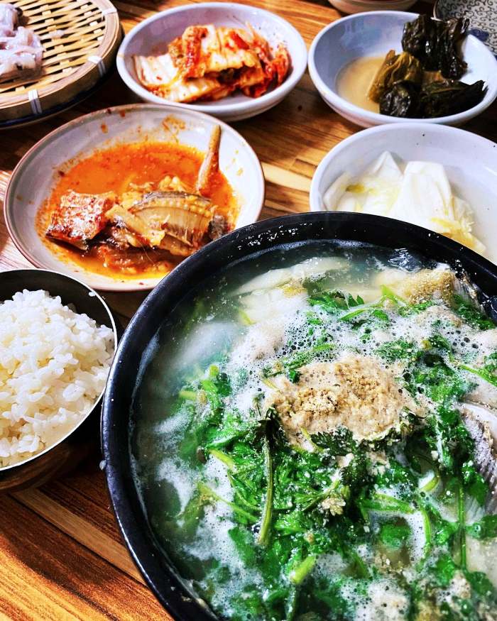 6시내고향 충남 보령 도다리쑥국 맛집