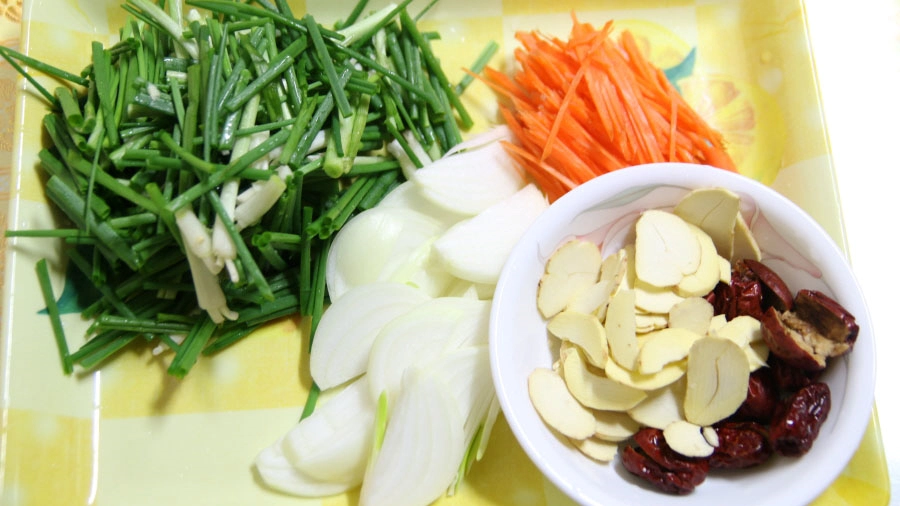 재료 손질 모습