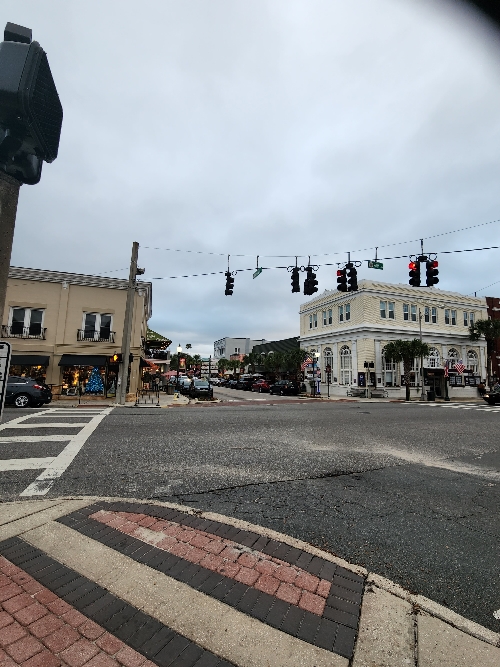 Wide street view of Mount Dora Florida