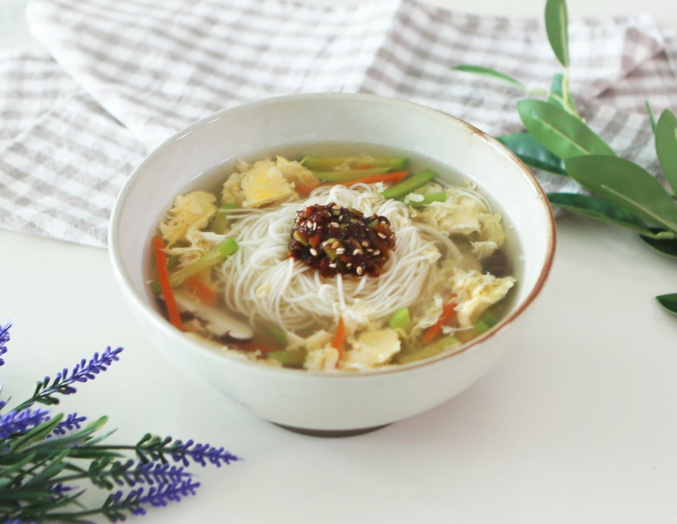 멸치육수 잔치국수