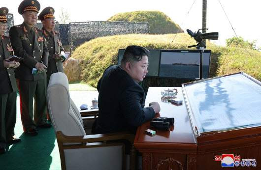 북한 두 국가 개헌: 통일 삭제&middot;영토 조항 신설과 김정은 핵 지휘권 명문화의 충격적 배경