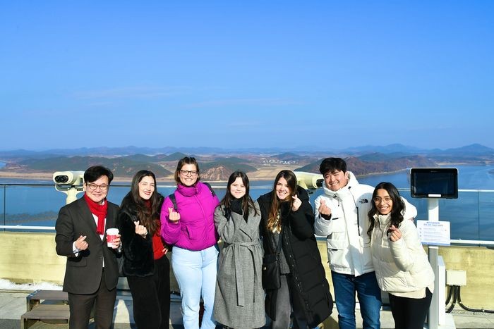 애기봉 관광지 방문단 기념사진