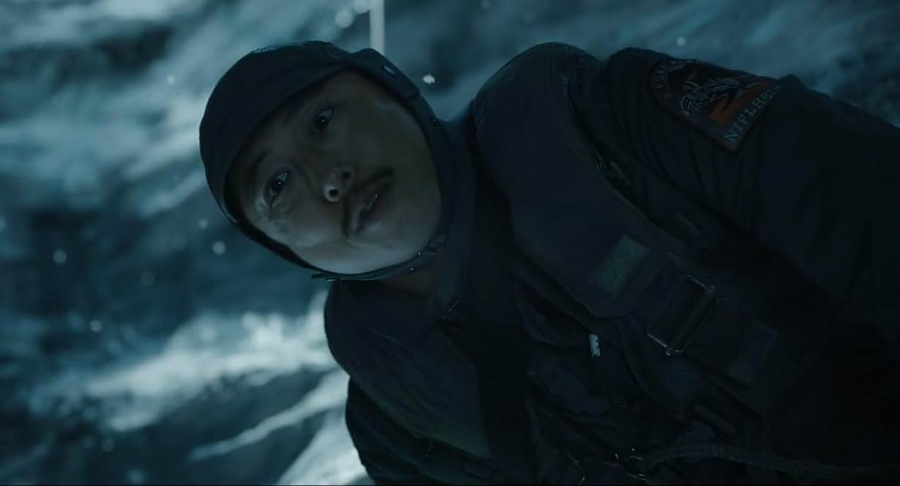 영화 미키 17 완벽 분석 - 단순 SF가 아닌 인간 정체성에 대한 깊은 탐구