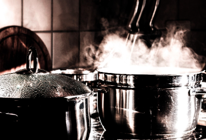 냄비 뚜껑이 덜그럭거리는 이유 – 수증기의 압력과 응축