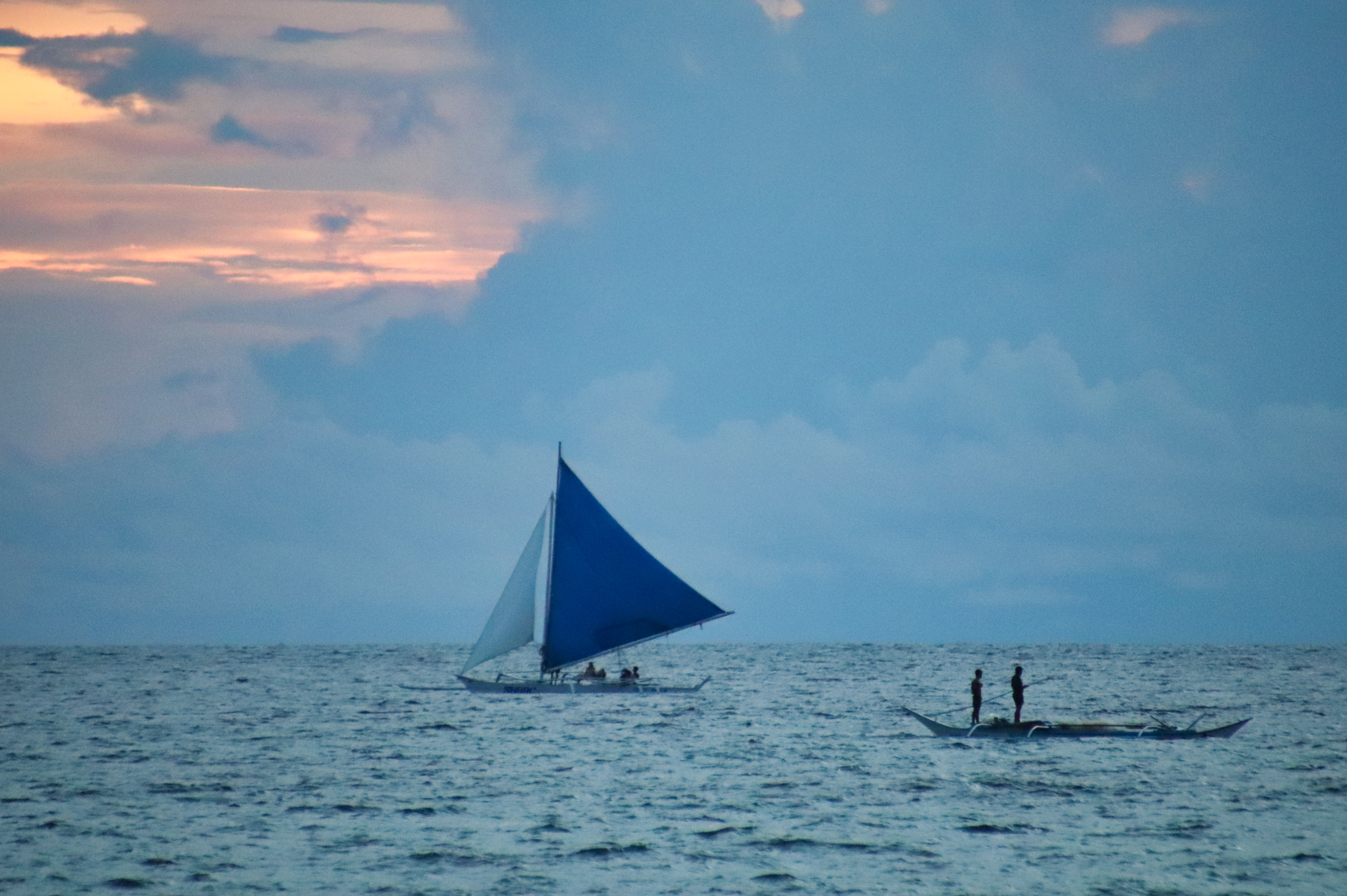 보라카이 모벤픽 리조트 프라이빗 비치 바다 선셋 노을